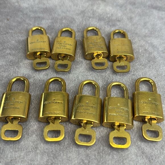 Louis Vuitton Lock & Keys Replacement Gold - Picture 5 of 9